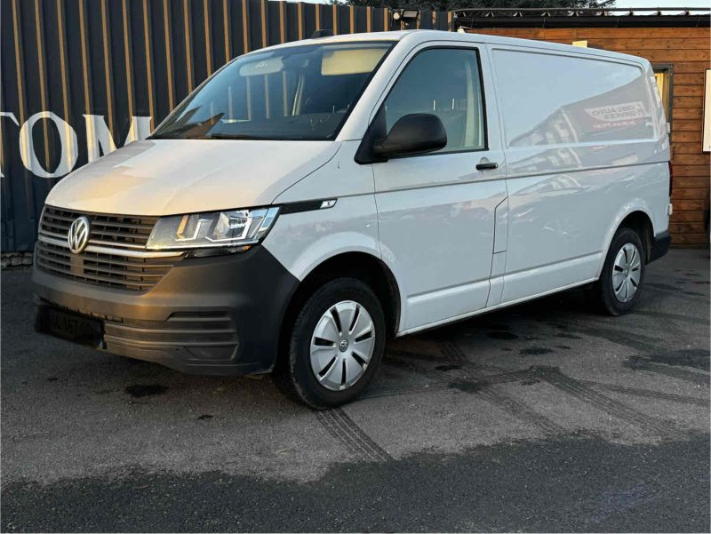 VOLKSWAGEN TRANSPORTER 2022