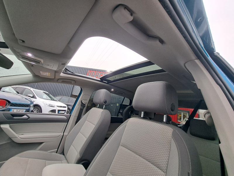 VOLKSWAGEN TOURAN 2016