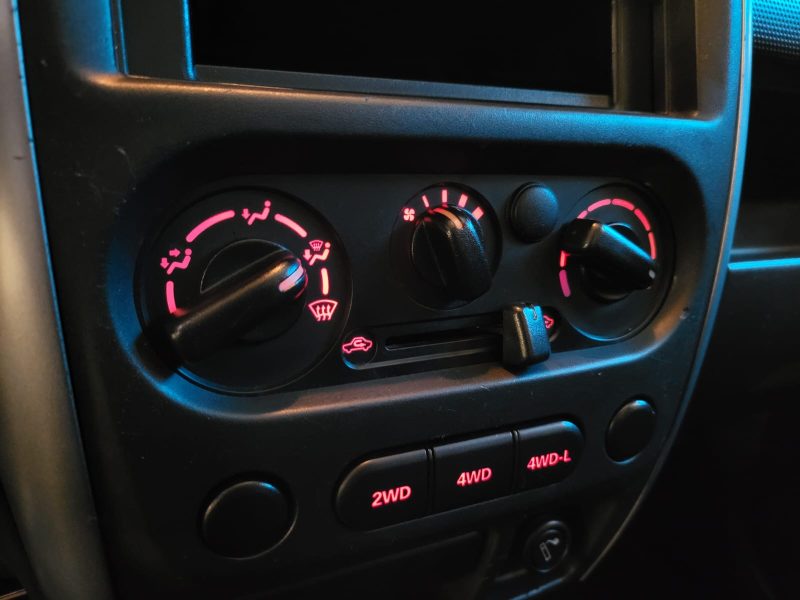 SUZUKI JIMNY 1.5 DDiS 4WD 86cv MAORI / PARE-BUFFLE / MARCHE-PIED / ATTELAGE