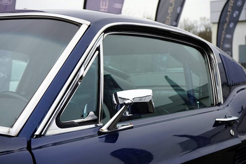 FORD MUSTANG FASTBACK GTA V8 220ch 1967