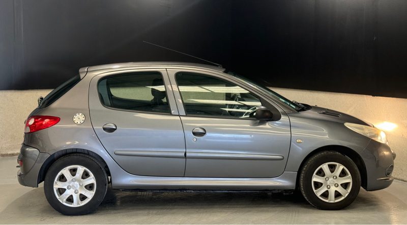 PEUGEOT 206+ 1.4 HDI 70CH BLUE LION TRENDY