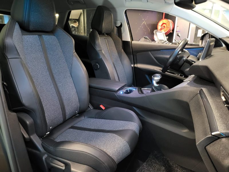 PEUGEOT 3008 1.2 PURETECH 130CV ALLURE / 1ERE MAIN / SUIVI COMPLET PEUGEOT / APPLE CARPLAY / AUDROID