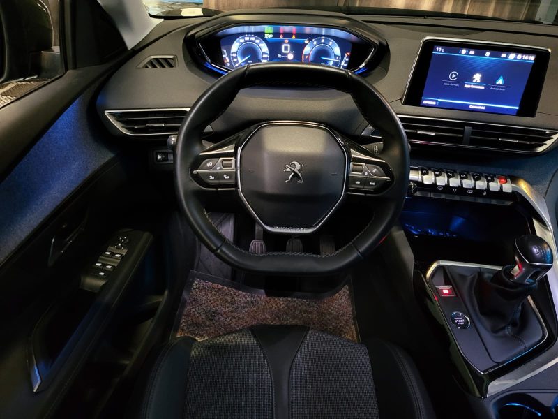 PEUGEOT 3008 1.2 PURETECH 130CV ALLURE / 1ERE MAIN / SUIVI COMPLET PEUGEOT / APPLE CARPLAY / AUDROID