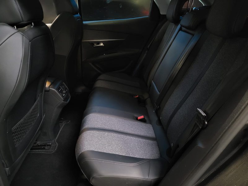 PEUGEOT 3008 1.2 PURETECH 130CV ALLURE / 1ERE MAIN / SUIVI COMPLET PEUGEOT / APPLE CARPLAY / AUDROID