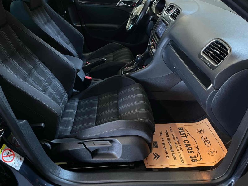 VOLKSWAGEN GOLF 2010