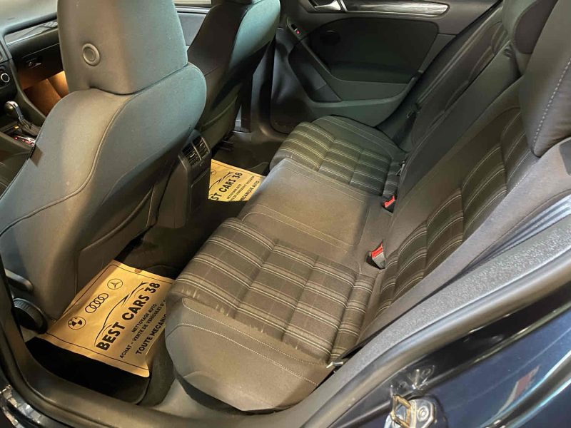 VOLKSWAGEN GOLF 2010