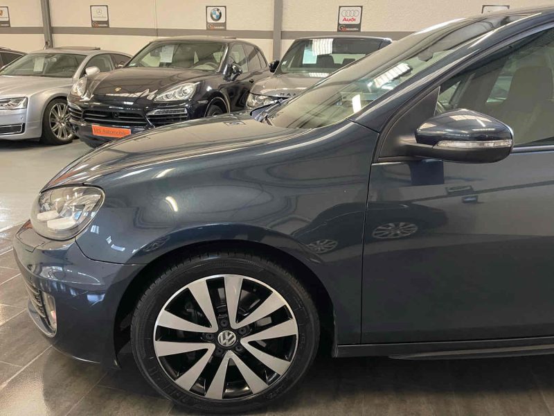 VOLKSWAGEN GOLF 2010