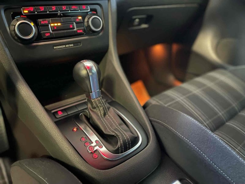 VOLKSWAGEN GOLF 2010