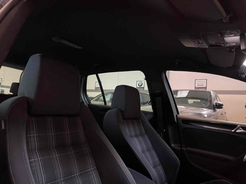 VOLKSWAGEN GOLF 2010