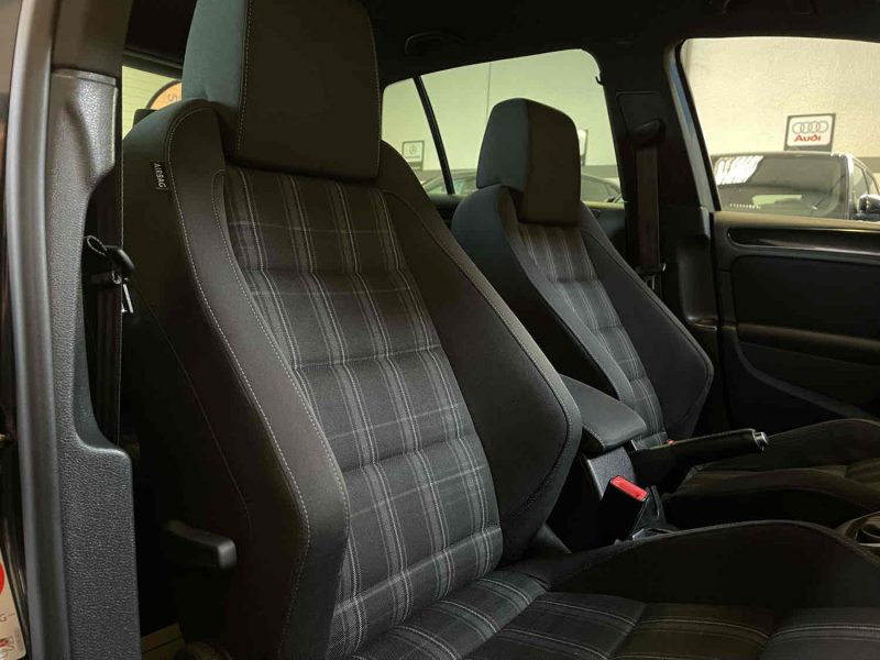 VOLKSWAGEN GOLF 2010