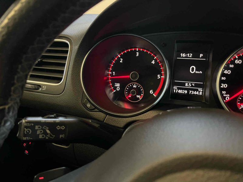 VOLKSWAGEN GOLF 2010