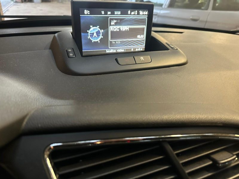 PEUGEOT 3008 1.6 HDi 115Cv Business Pack 2014