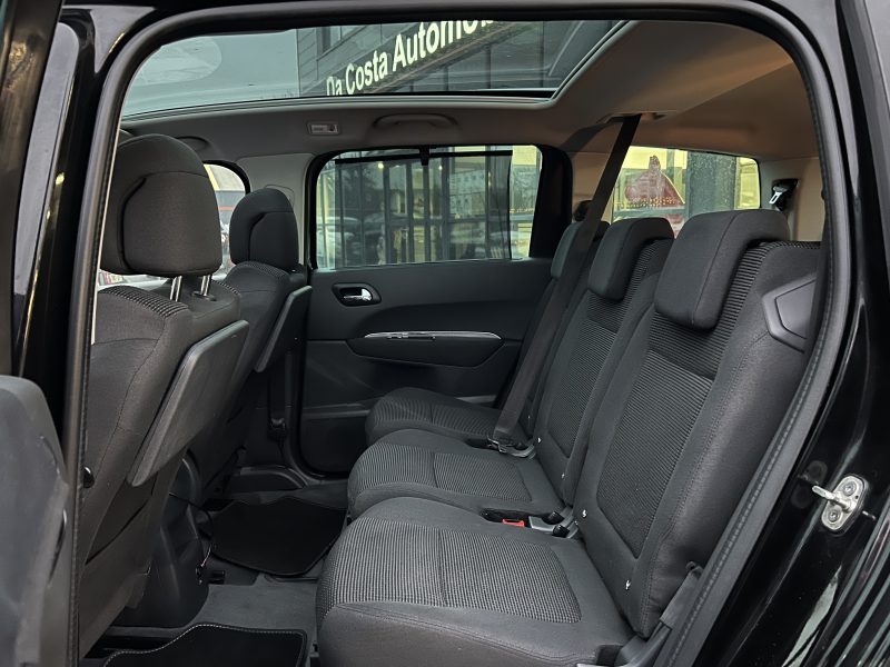 PEUGEOT 5008 PHASE 2 ALLURE 1.6 THP 165 Cv 7 PLACES BOITE AUTO GPS TOIT PANO ATTELAGE Garantie 1 an