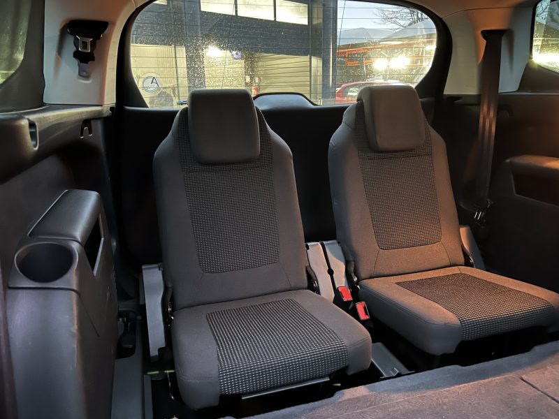 PEUGEOT 5008 PHASE 2 ALLURE 1.6 THP 165 Cv 7 PLACES BOITE AUTO GPS TOIT PANO ATTELAGE Garantie 1 an