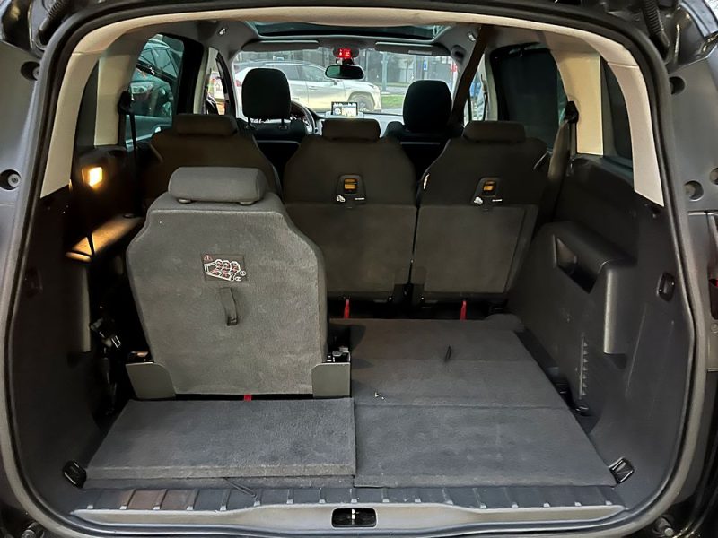 PEUGEOT 5008 PHASE 2 ALLURE 1.6 THP 165 Cv 7 PLACES BOITE AUTO GPS TOIT PANO ATTELAGE Garantie 1 an