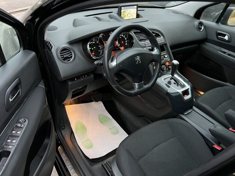 PEUGEOT 5008 PHASE 2 ALLURE 1.6 THP 165 Cv 7 PLACES BOITE AUTO GPS TOIT PANO ATTELAGE Garantie 1 an