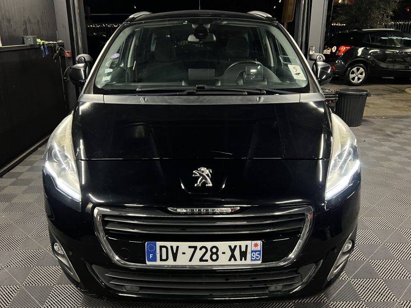PEUGEOT 5008 PHASE 2 ALLURE 1.6 THP 165 Cv 7 PLACES BOITE AUTO GPS TOIT PANO ATTELAGE Garantie 1 an