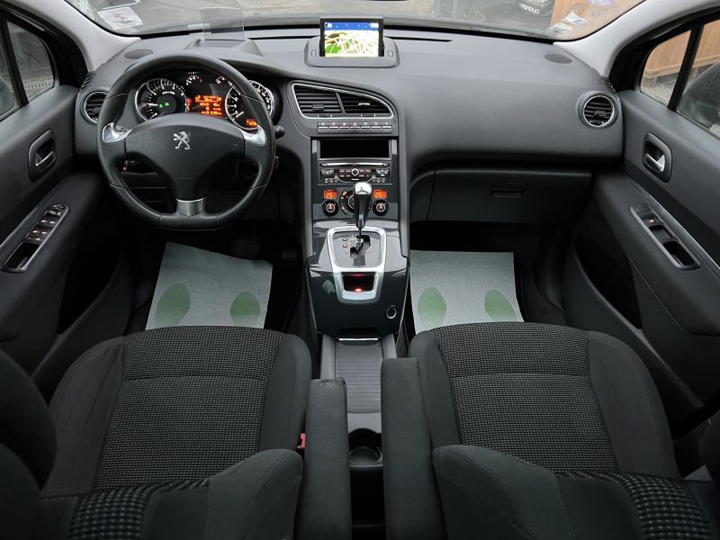 PEUGEOT 5008 PHASE 2 ALLURE 1.6 THP 165 Cv 7 PLACES BOITE AUTO GPS TOIT PANO ATTELAGE Garantie 1 an