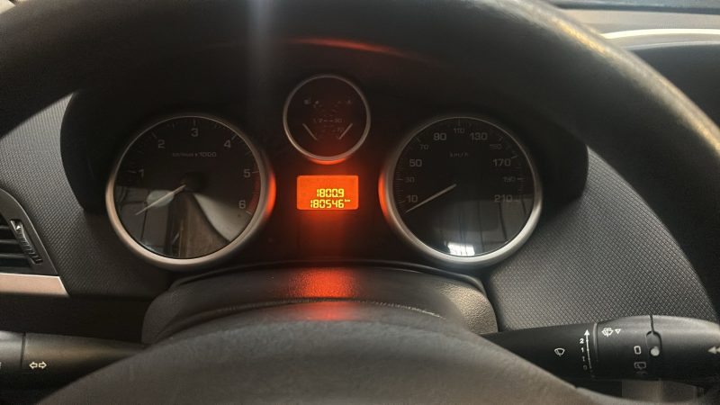 PEUGEOT 207 1.4 HDi Active 2012