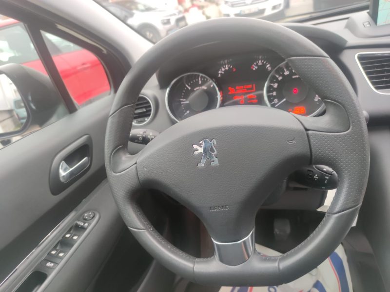 PEUGEOT 3008 Allure 1.6 HDi 115ch
