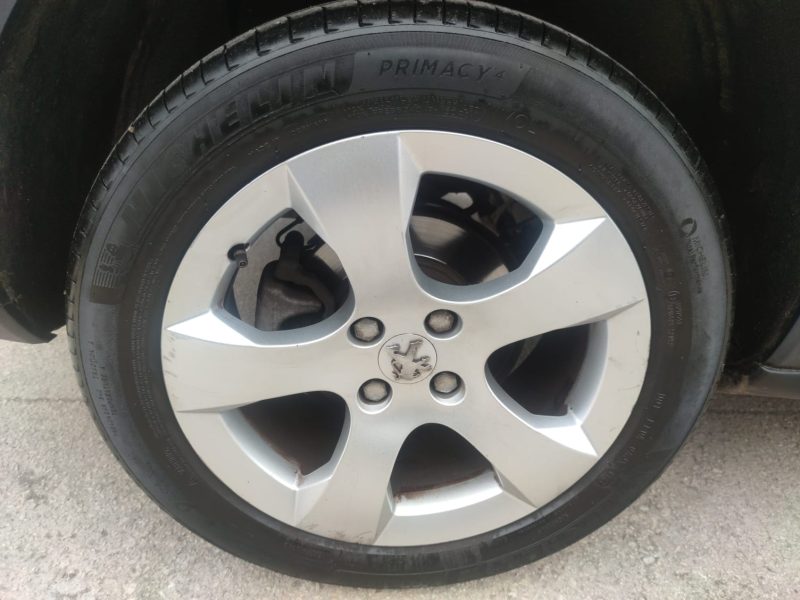 PEUGEOT 3008 Allure 1.6 HDi 115ch