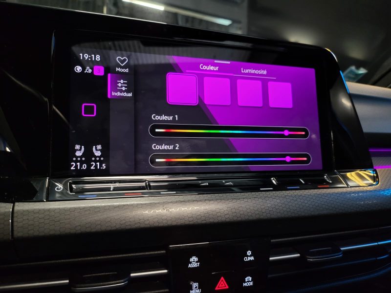 VOLKSWAGEN GOLF VIII 2.0 TDI 200cv GTD TOIT OUVRANT / HARMAN KARDON / SELLERIE CUIR + ELECTRIQUE + C