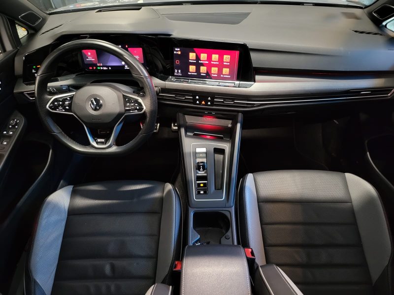 VOLKSWAGEN GOLF VIII 2.0 TDI 200cv GTD TOIT OUVRANT / HARMAN KARDON / SELLERIE CUIR + ELECTRIQUE + C