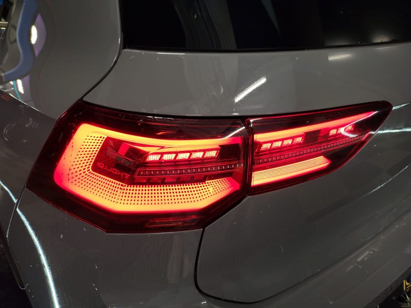 VOLKSWAGEN GOLF VIII 2.0 TDI 200cv GTD TOIT OUVRANT / HARMAN KARDON / SELLERIE CUIR + ELECTRIQUE + C