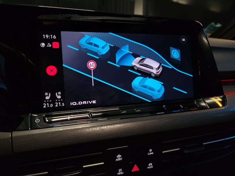 VOLKSWAGEN GOLF VIII 2.0 TDI 200cv GTD TOIT OUVRANT / HARMAN KARDON / SELLERIE CUIR + ELECTRIQUE + C