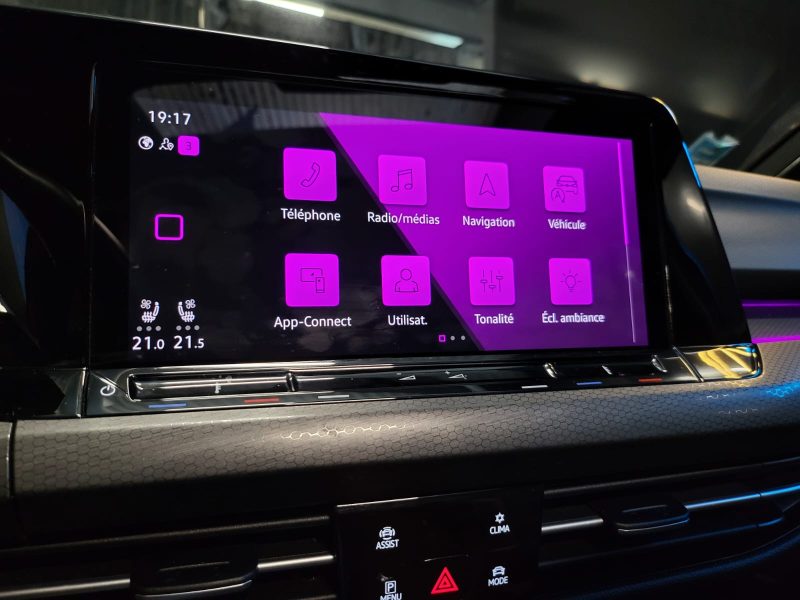 VOLKSWAGEN GOLF VIII 2.0 TDI 200cv GTD TOIT OUVRANT / HARMAN KARDON / SELLERIE CUIR + ELECTRIQUE + C