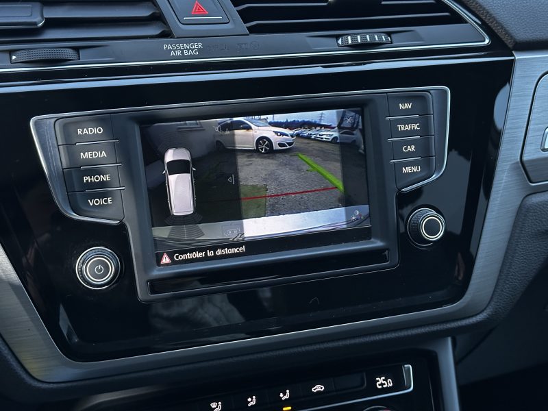 VOLKSWAGEN TOURAN 2016