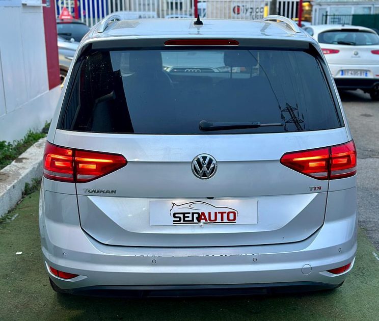 VOLKSWAGEN TOURAN 2016