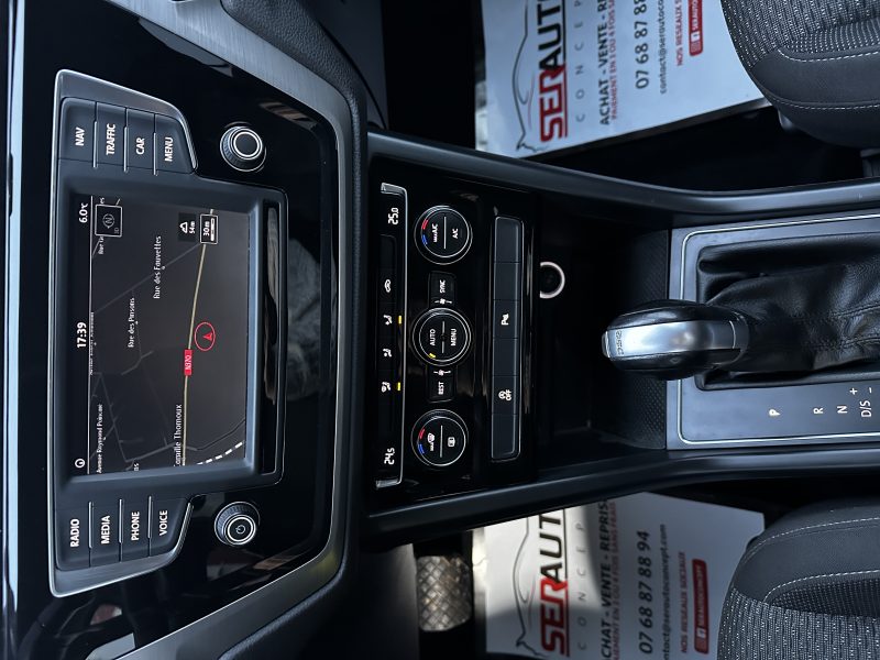 VOLKSWAGEN TOURAN 2016