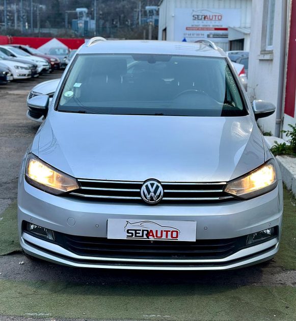 VOLKSWAGEN TOURAN 2016