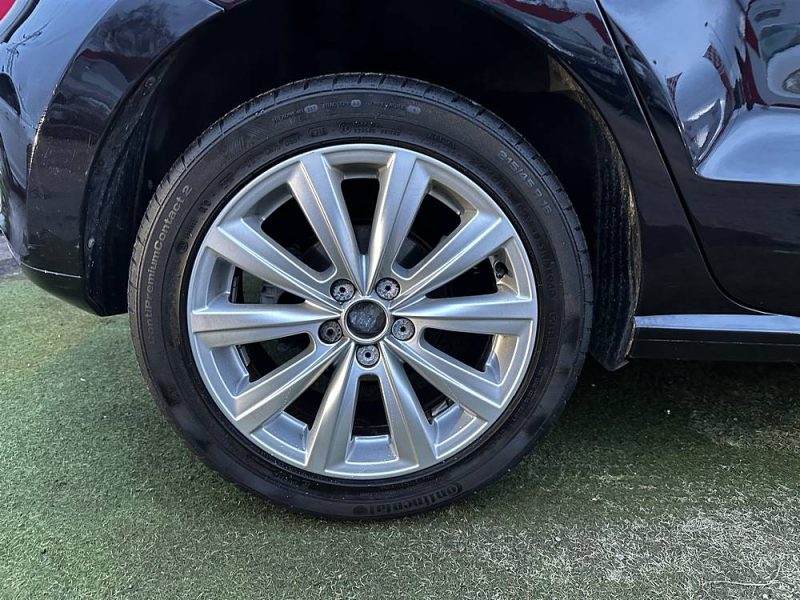 VOLKSWAGEN POLO 2010