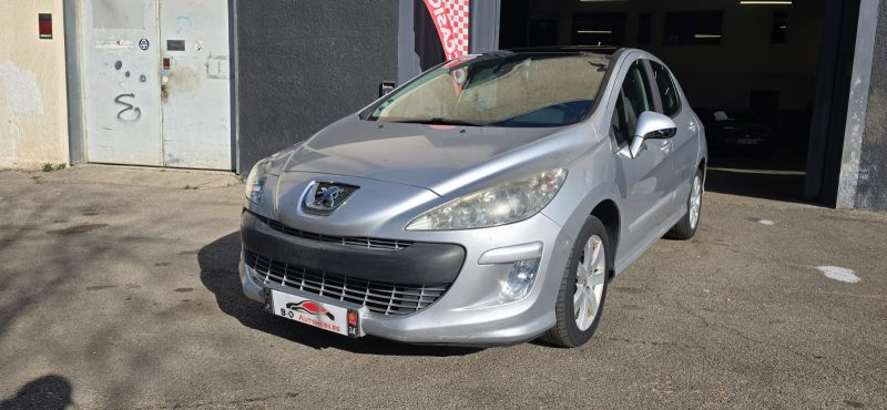 Peugeot 308 I 1.6l HDi 110ch BVM 5 berline , gris, *Toit panoramique*, *Radar de recul*, *Clim auto*