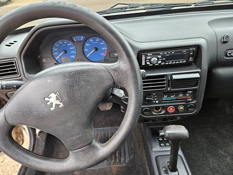 PEUGEOT 106 2000