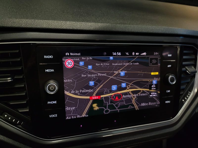 VOLKSWAGEN T-ROC 1.5 TSI 150cv R LINE / TOIT OUVRANT + VIRTUAL COCKPIT + REGULATEUR ADAPTATIF /