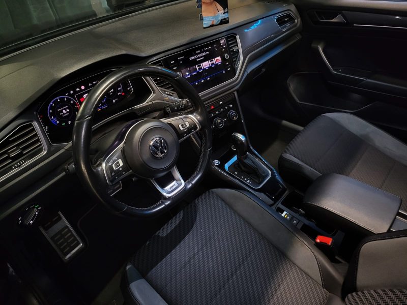 VOLKSWAGEN T-ROC 1.5 TSI 150cv R LINE / TOIT OUVRANT + VIRTUAL COCKPIT + REGULATEUR ADAPTATIF /