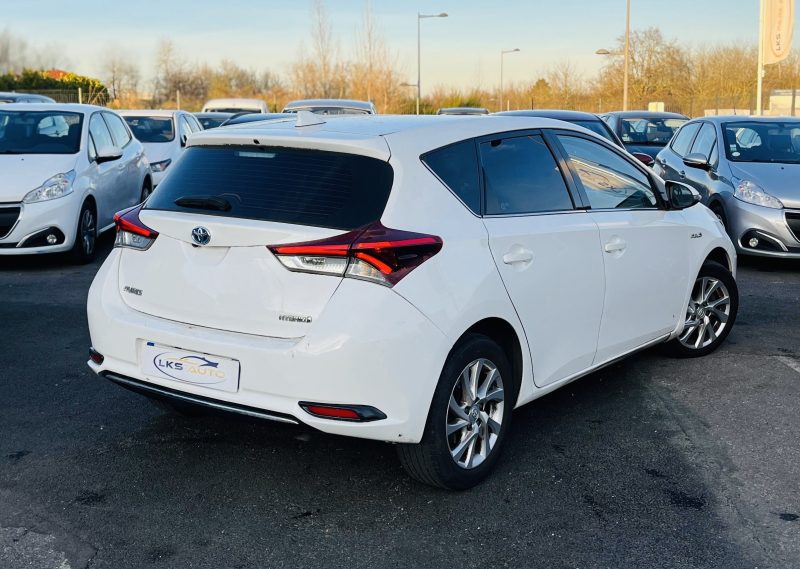 TOYOTA AURIS BUSINESS 1.8 Hybrid 136H