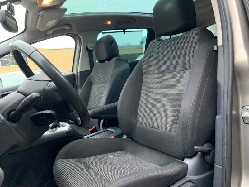 PEUGEOT 5008 2010 1.6 HDi 112Ch