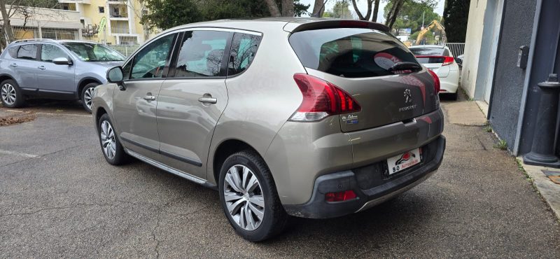 Peugeot 3008 1.6l Blue-HDI 120ch ALLURE, *Crit'Air 2*, *Toit panoramique*, *AFF Tête haute*;*Entreti