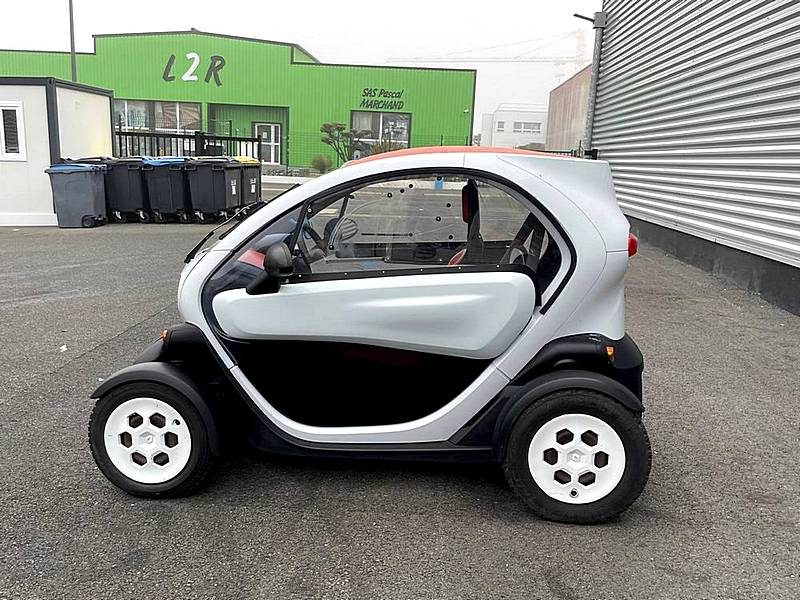 RENAULT TWIZY ELECTRIQUE 80km/h 50 KM D'autonomie blanc / orange 