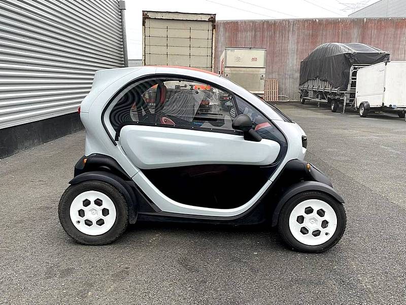 RENAULT TWIZY ELECTRIQUE 80km/h 50 KM D'autonomie blanc / orange 