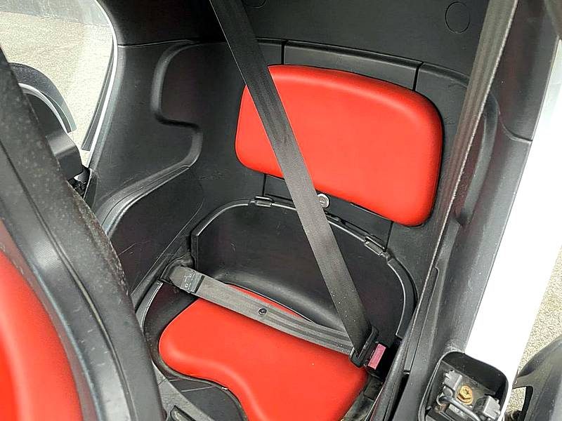 RENAULT TWIZY ELECTRIQUE 80km/h 50 KM D'autonomie blanc / orange 