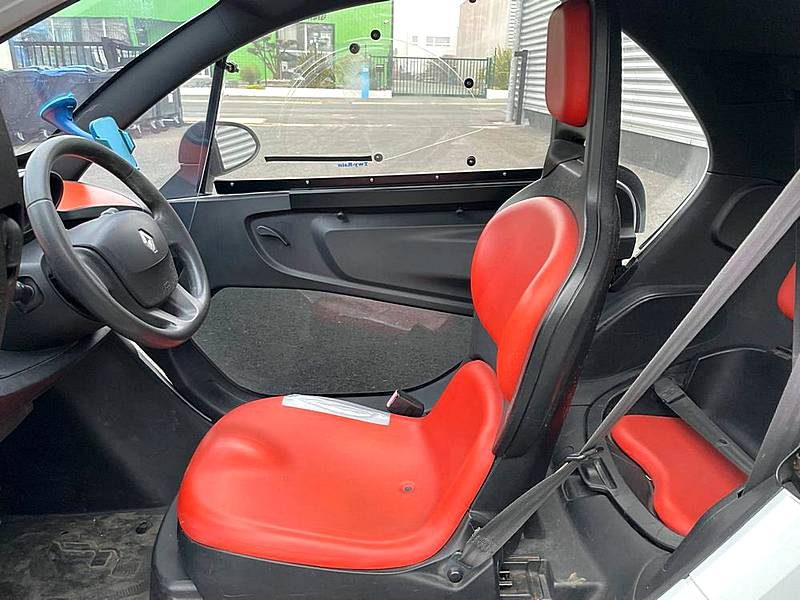 RENAULT TWIZY ELECTRIQUE 80km/h 50 KM D'autonomie blanc / orange 