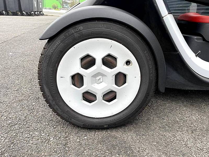 RENAULT TWIZY ELECTRIQUE 80km/h 50 KM D'autonomie blanc / orange 