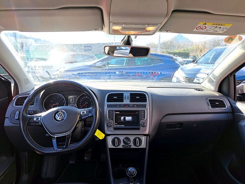 VOLKSWAGEN POLO 2015