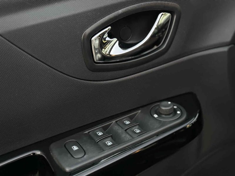 RENAULT CAPTUR 1.5 DCI 90 SL HELLY HANSEN EDC