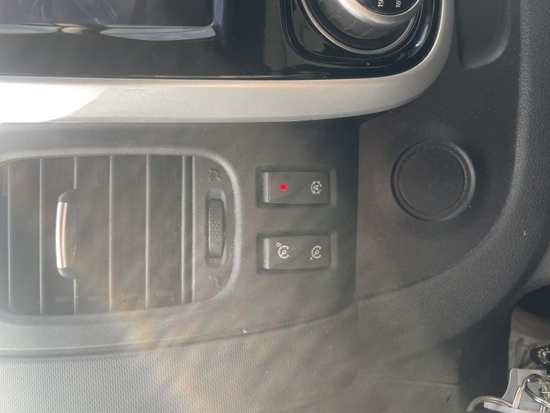 RENAULT TRAFIC III 2.0 dCi 145Ch L1H1